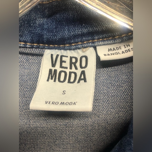Adorable Vero Moda women’s jean jacket - Picture 4 of 6